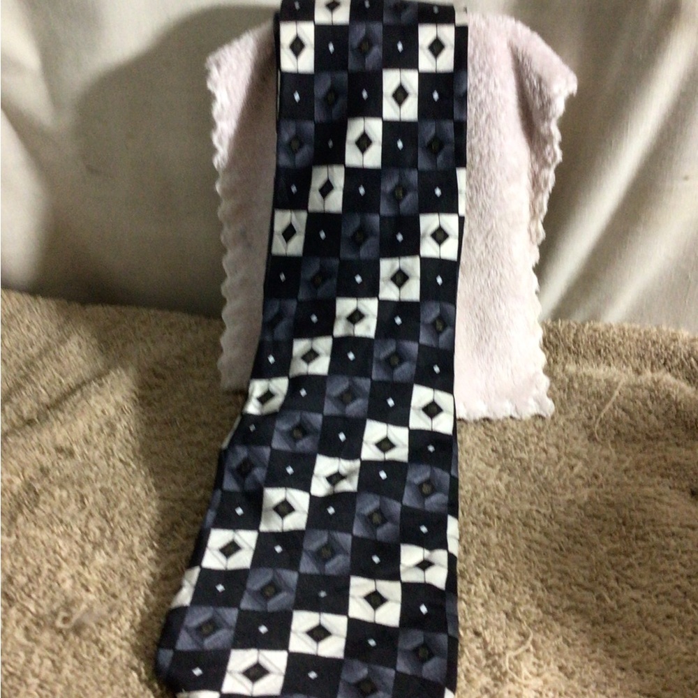 Geometric Black & White Patterned Tie